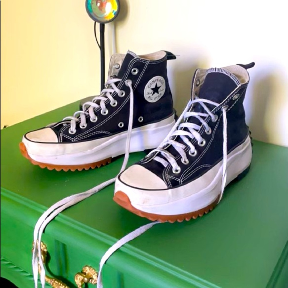 Black converse run star hike